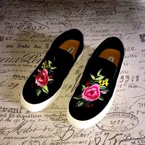 Embroidered floral Steve Madden platform slip ons